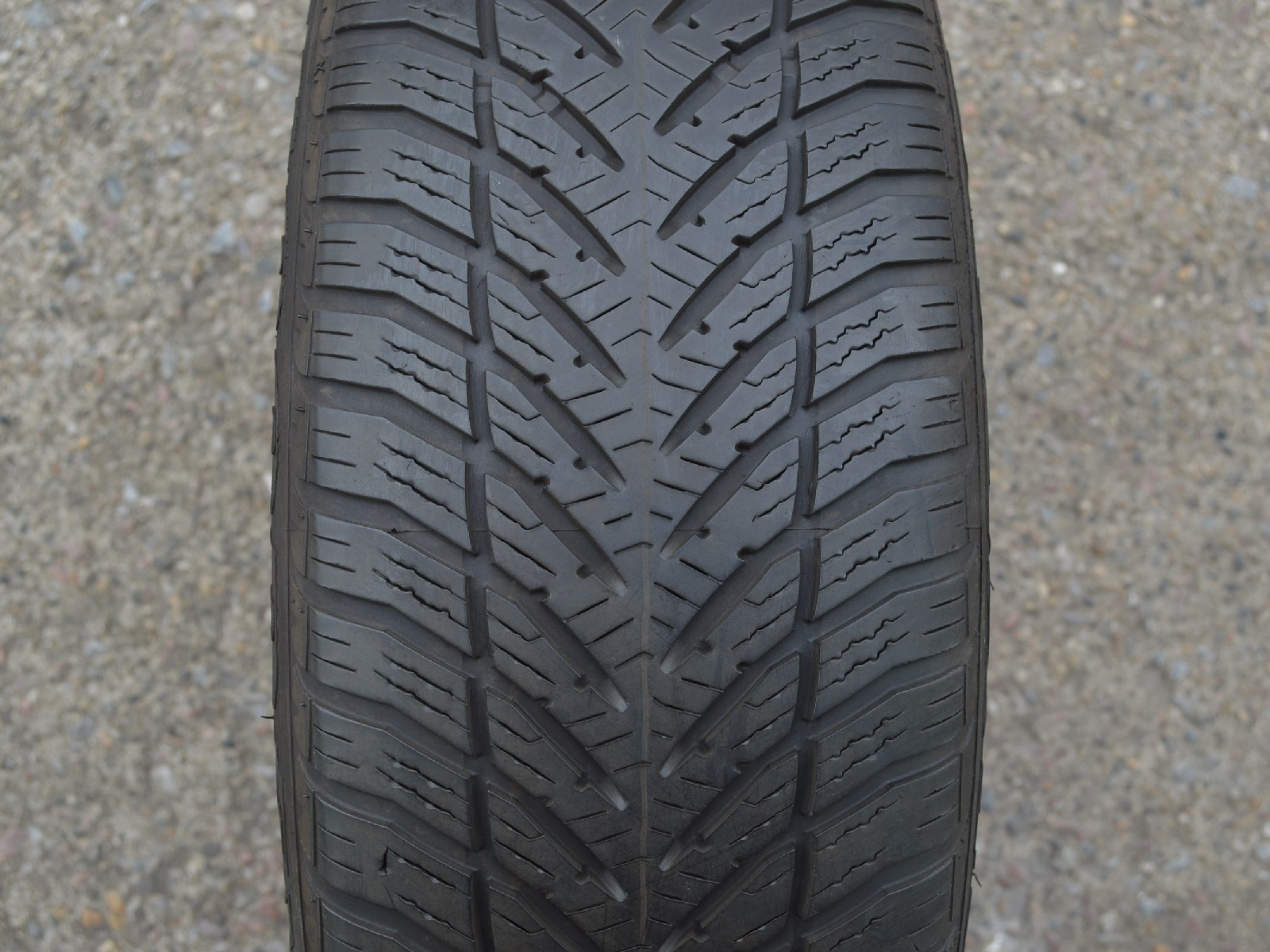 185/60/16 86H Goodyear Eagle UltraGrip GW-3  RFT, použitá zimní sada