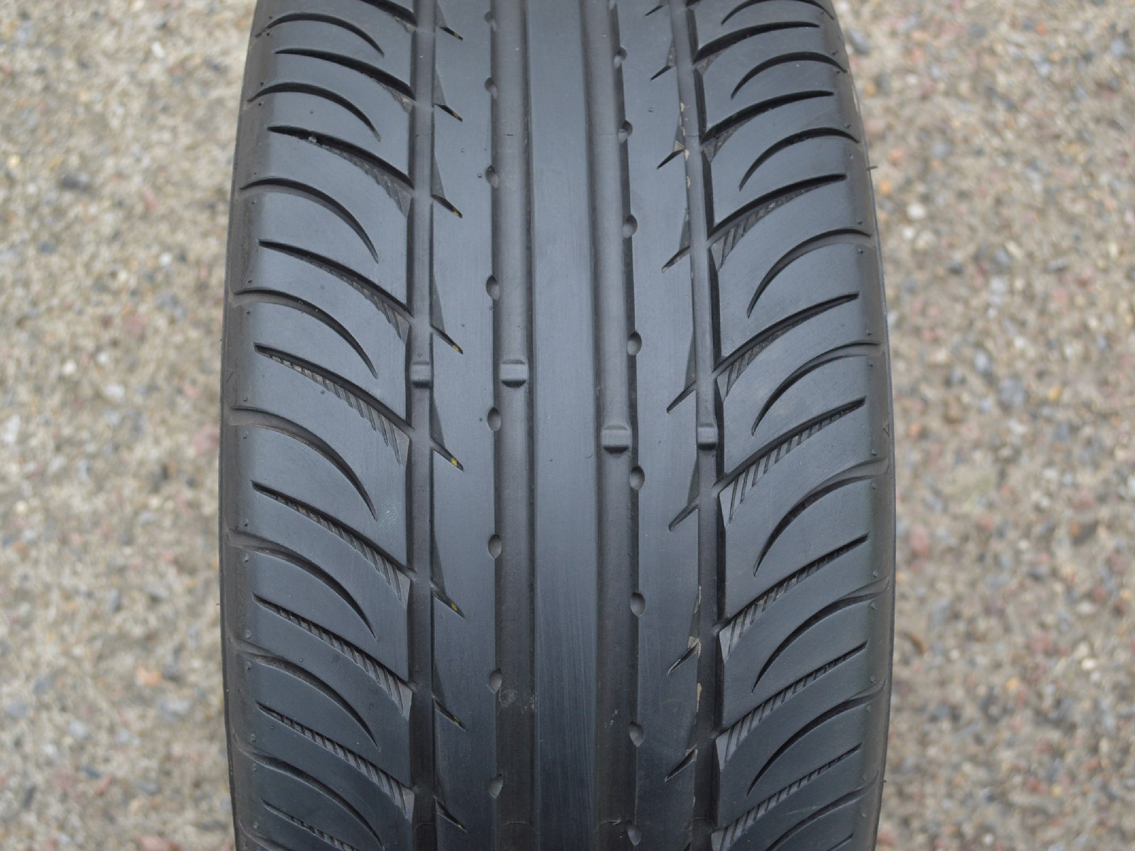 225/45/16  89W  Kumho KU31 Ecsta SPT, použitý letní kus