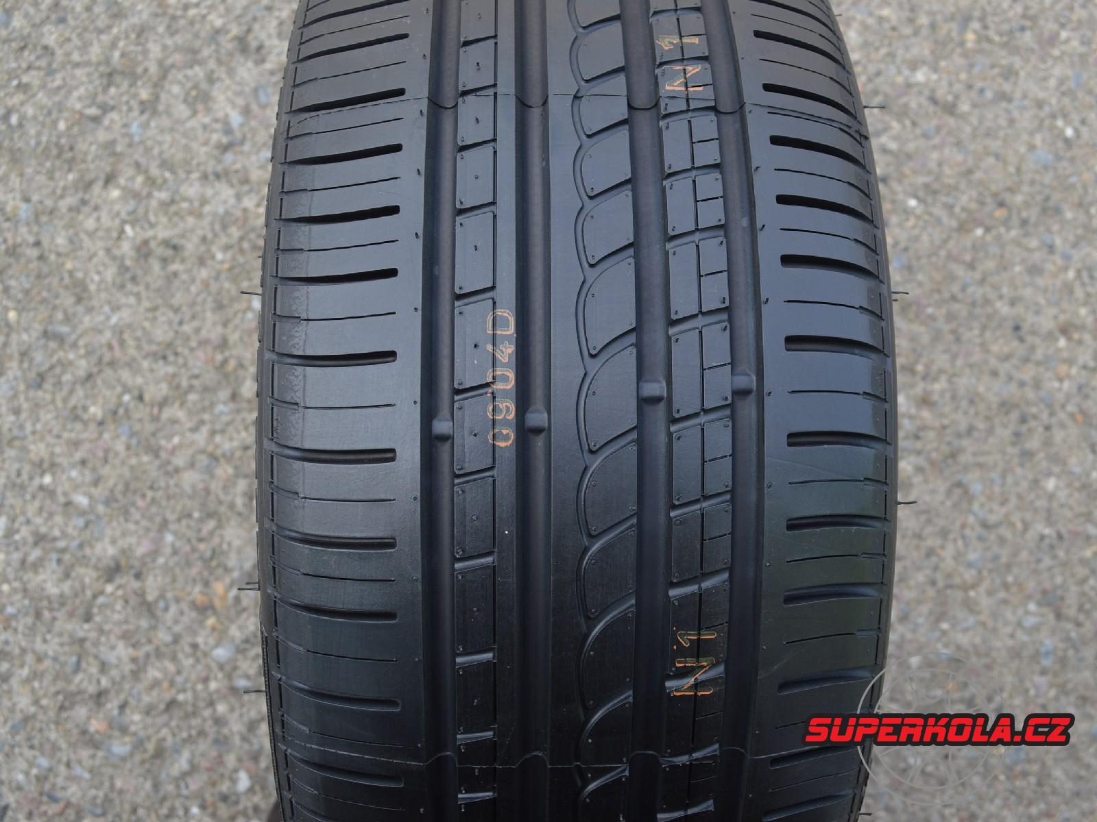 235/35/19  87Y  Pirelli PZero Rosso, letní