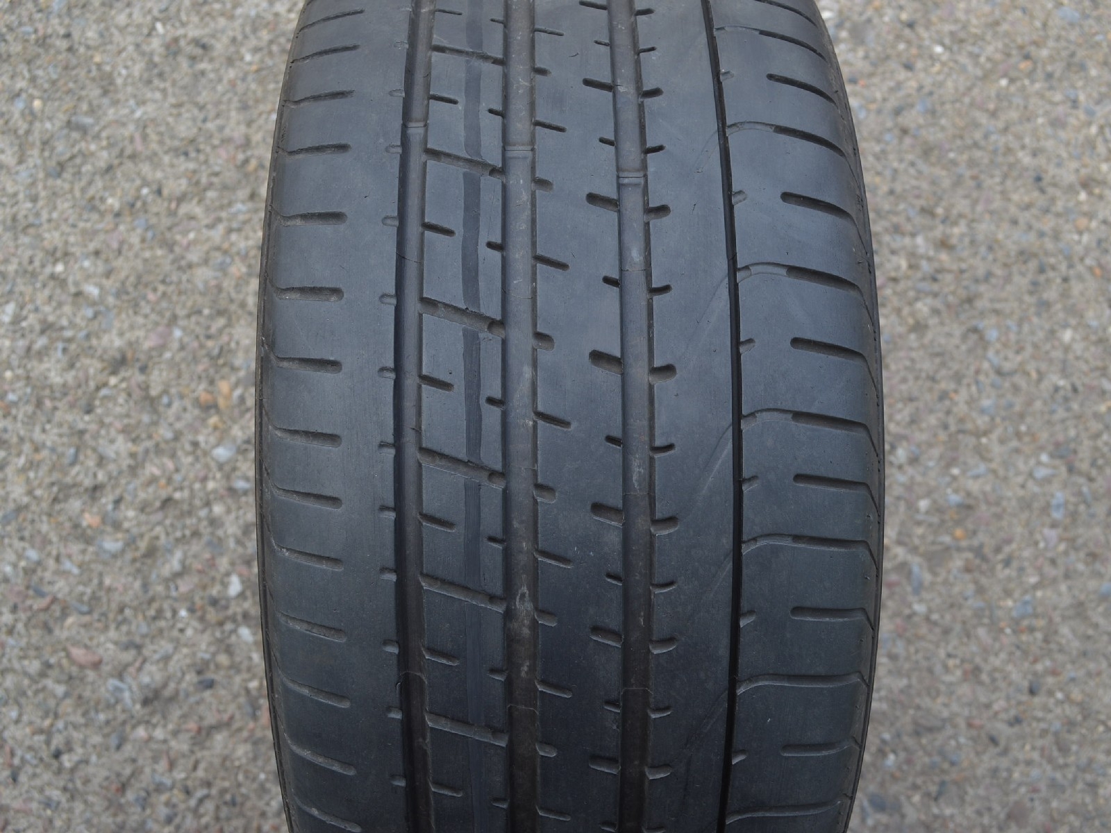255/40/17 94W Pirelli PZero RFT, použitý letní kus