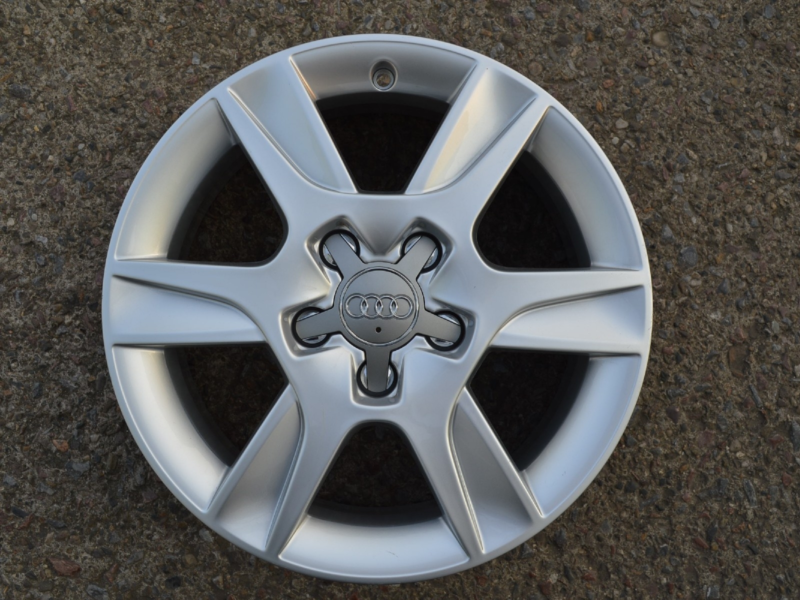alu kolo Audi 16