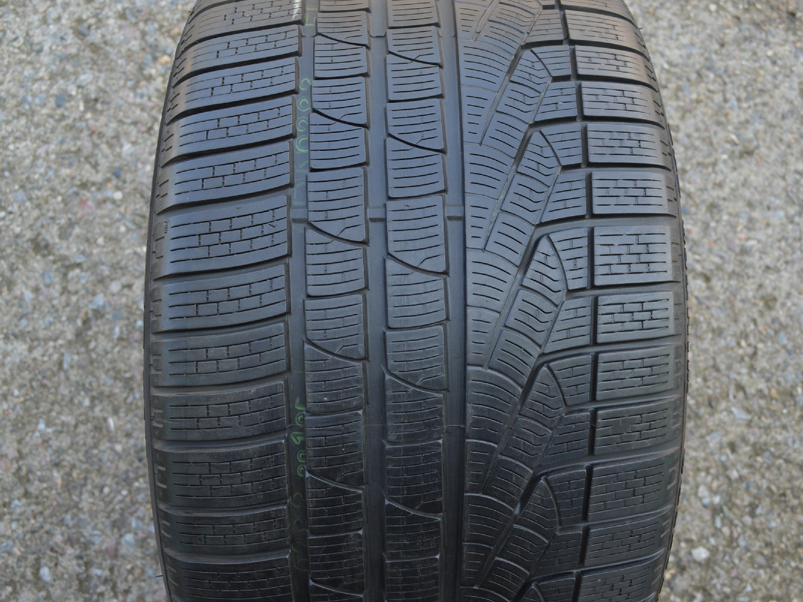 295/30/19 100V Pirelli SottoZero Winter 240, použitý zimní pár