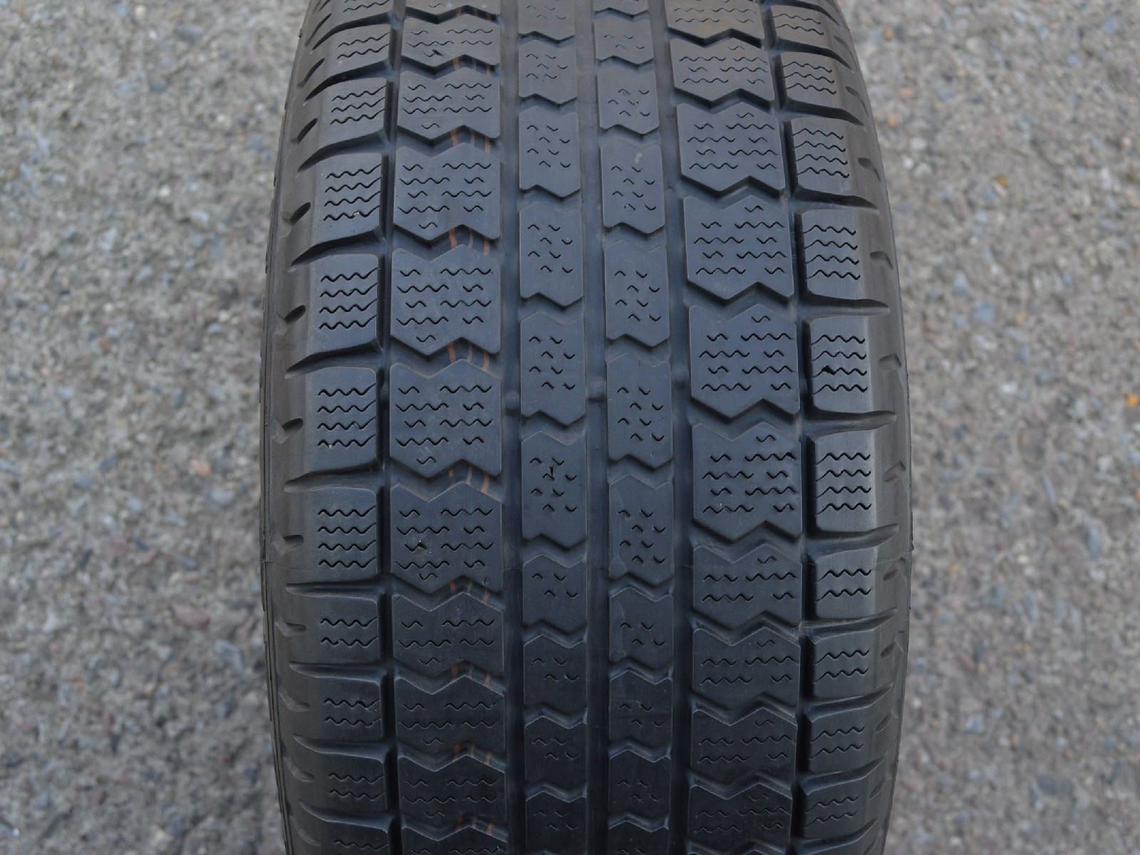 225/50/16  92H  Dunlop SP Winter Sport, použitý zimní pár