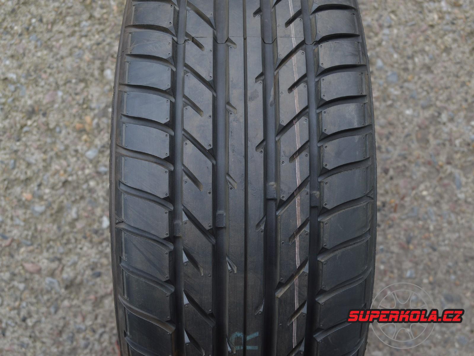 195/50/15  82H  Toyo 600-F3, letní