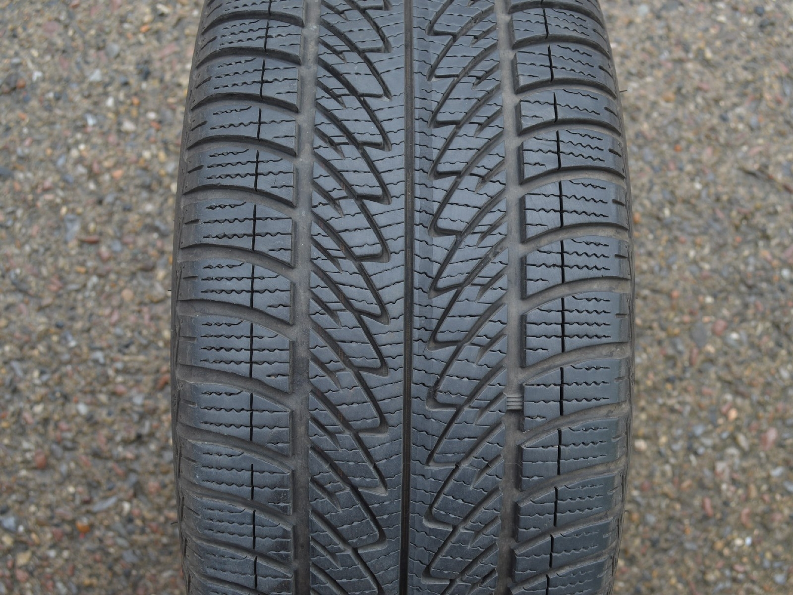 225/45/17 94V XL Goodyear UltraGrip 8 Performance, použitý zimní pár