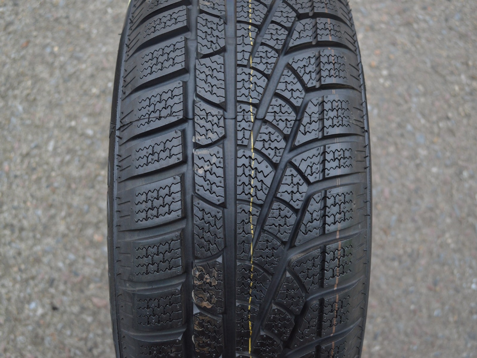 205/60/16 92H Pirelli SottoZero Winter 210, zimní