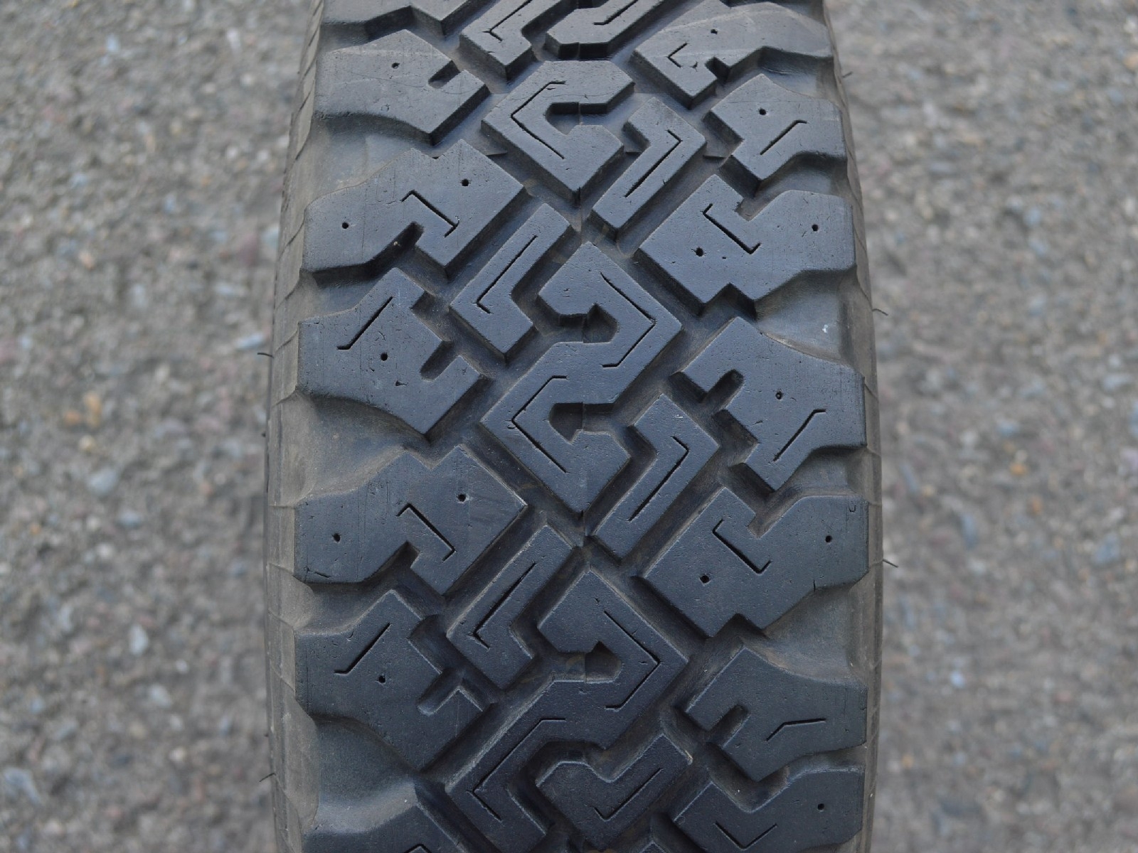 185/80/14  SR  Semperit Hi-Grip M229, použitý zimní pár