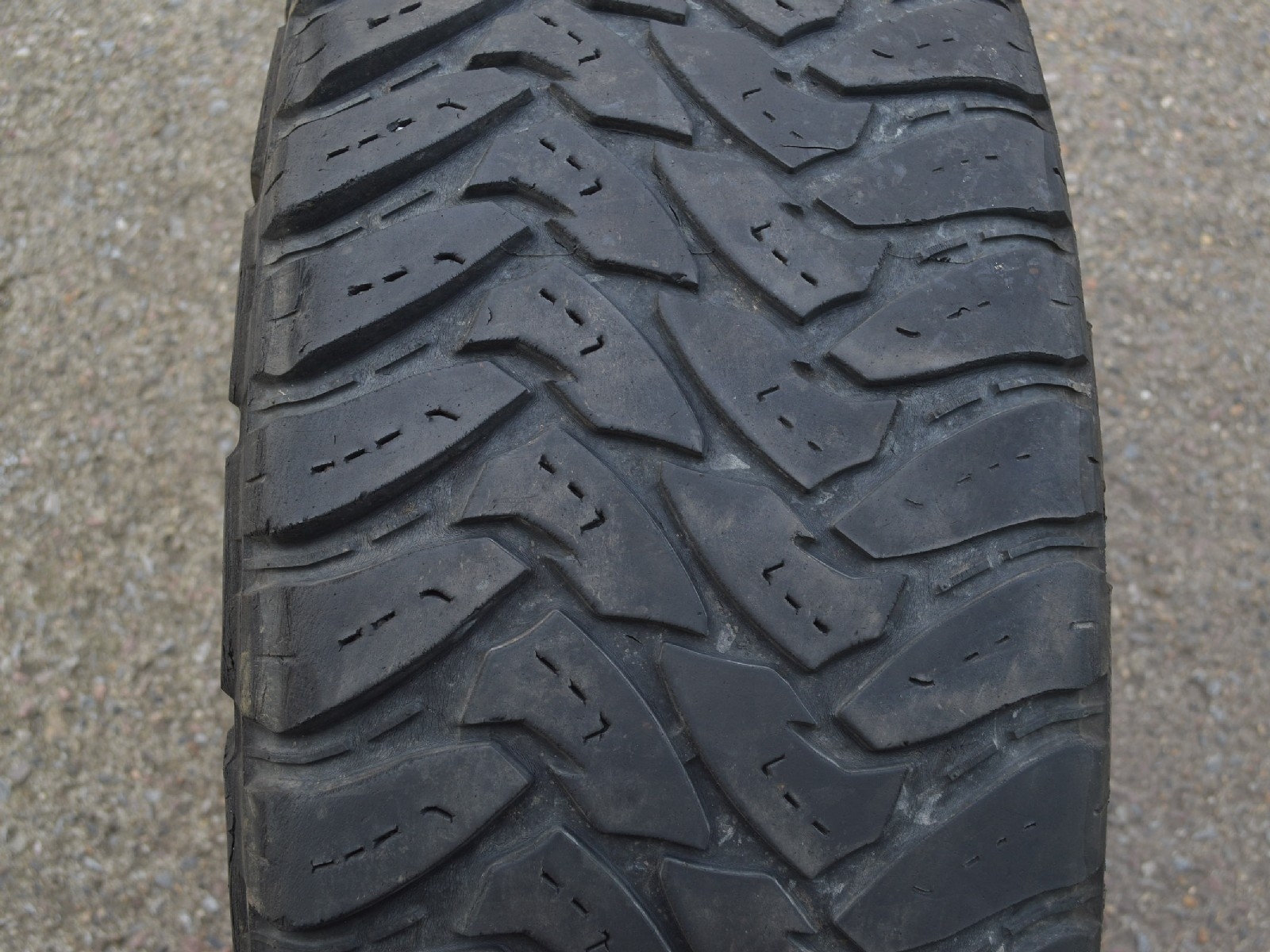 37x13.5 R17  131Q  Toyo Open Country M/T, použitá celoroční sada