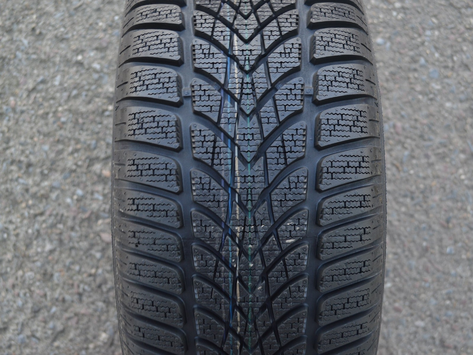 225/55/16 99H XL Dunlop SP Winter Sport 4D *, zimní
