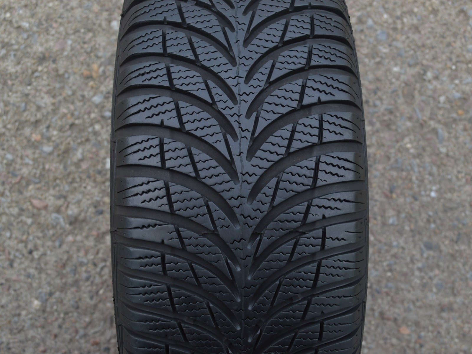 205/65/15 94H Goodyear  UltraGrip 7+, použitý zimní kus