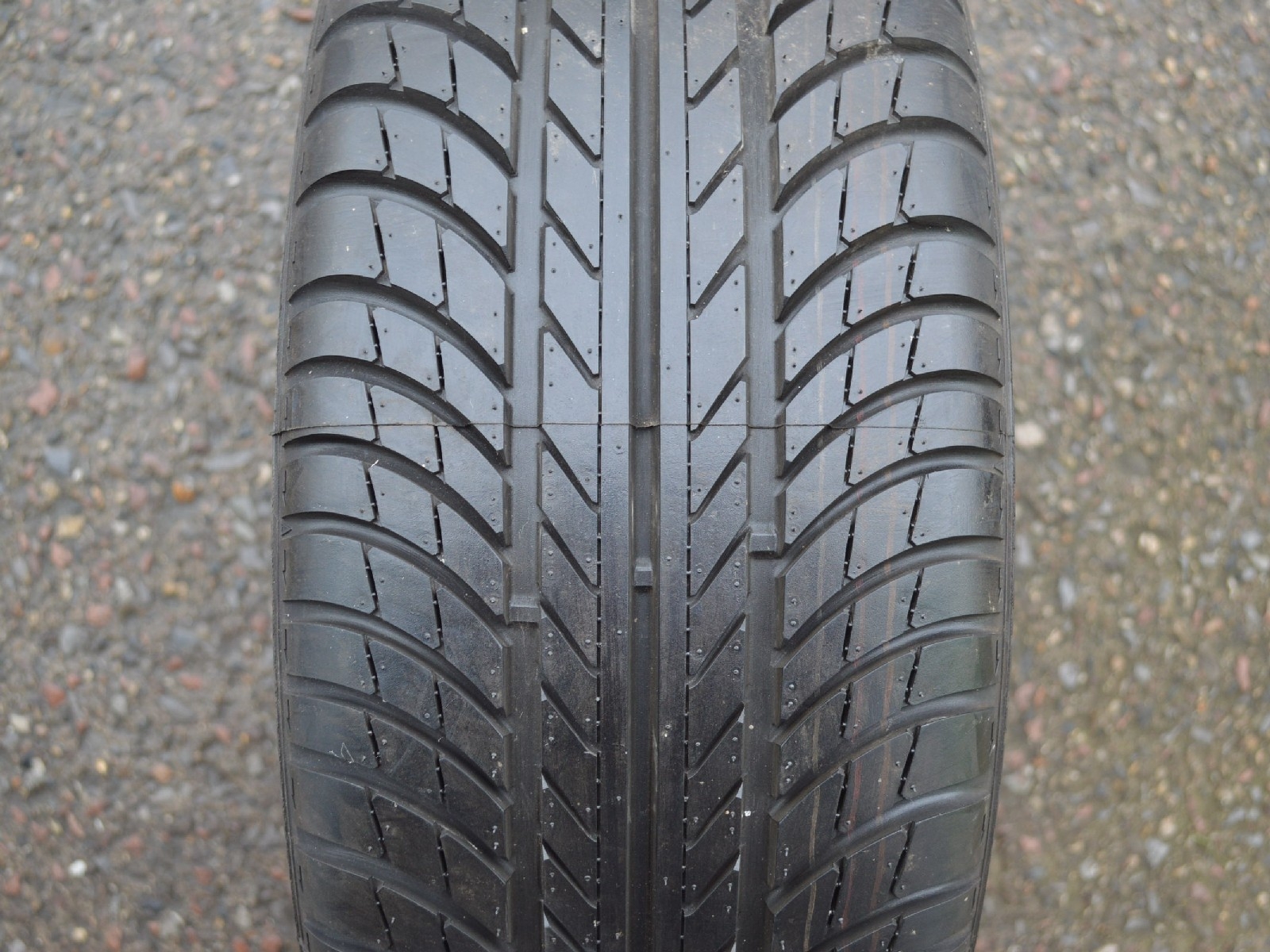225/45/16  ZR  Fulda Carat Extremo, letní