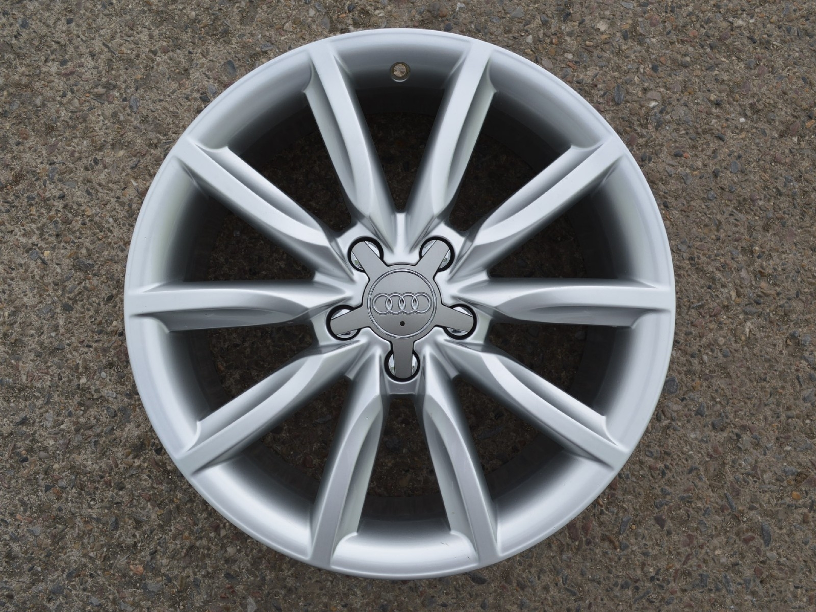 alu kolo Audi 18