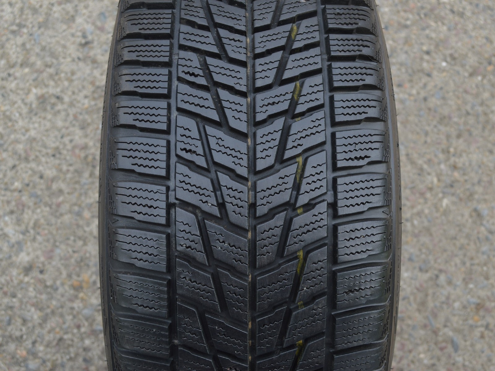 225/40/18  88V  Bridgestone Blizzak LM-22, použitý zimní pár