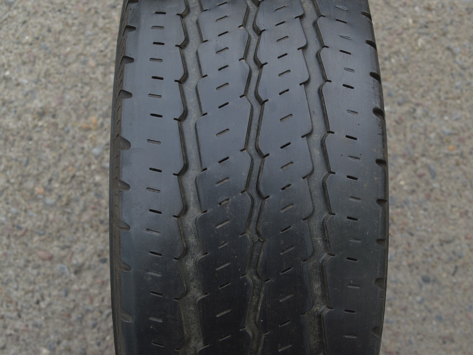 215/65/16C  106/104T  Continental Vanco 6, použitý letní pár
