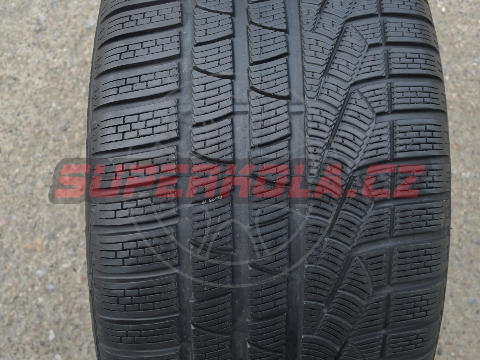 295/35/19  100V  Pirelli SottoZero Winter 240 serie II, použitý zimní pár