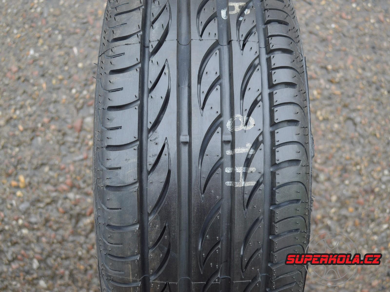 195/40/16 80W XL Pirelli PZero Nero, letní