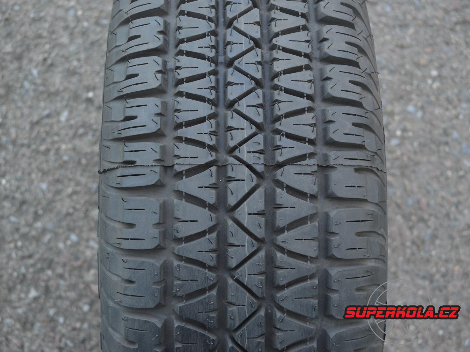 235/70/16  105H  Goodyear Eagle GT+4, celoroční