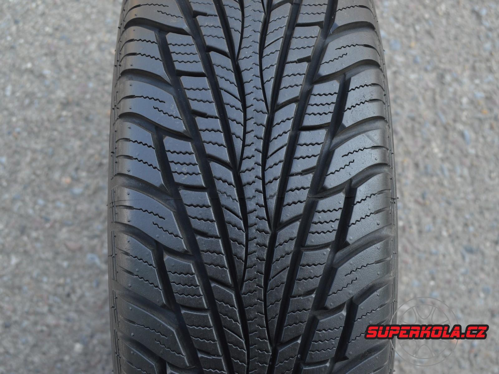 225/75/16  104H  Maxxis Victra SUV, použitý zimní pár