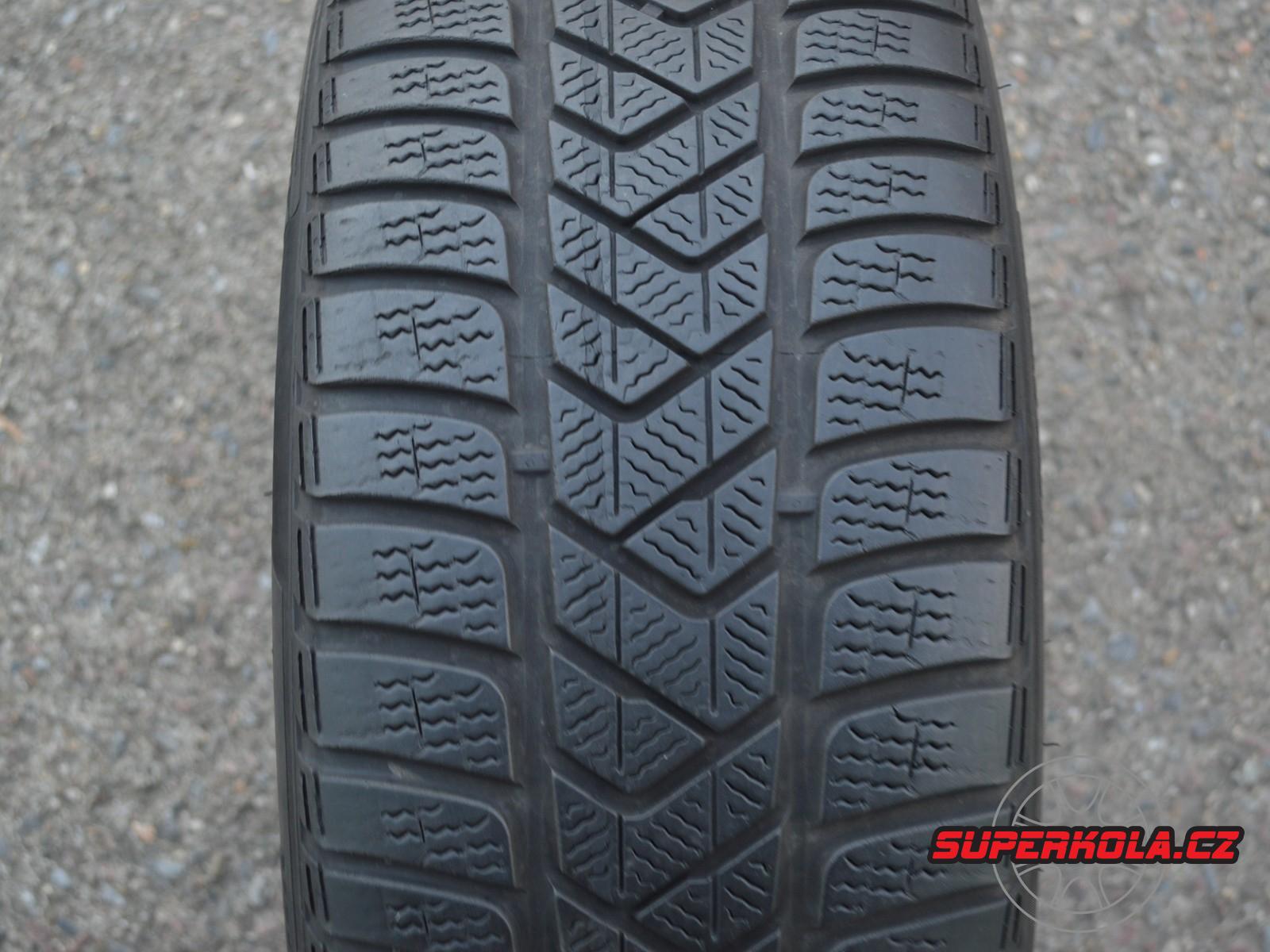 235/45/19 99V XL Pirelli SottoZero 3, použitý zimní pár