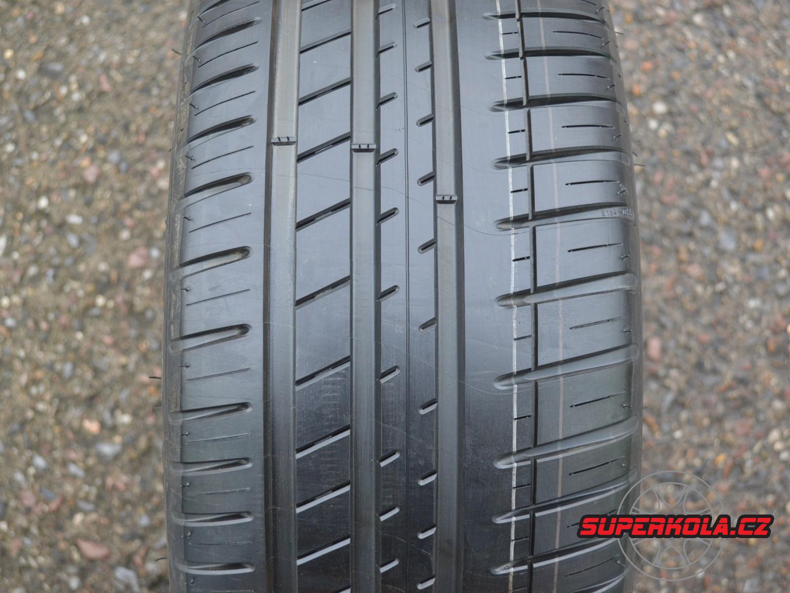 225/40/18 92W XL Michelin Pilot Sport 3, letní