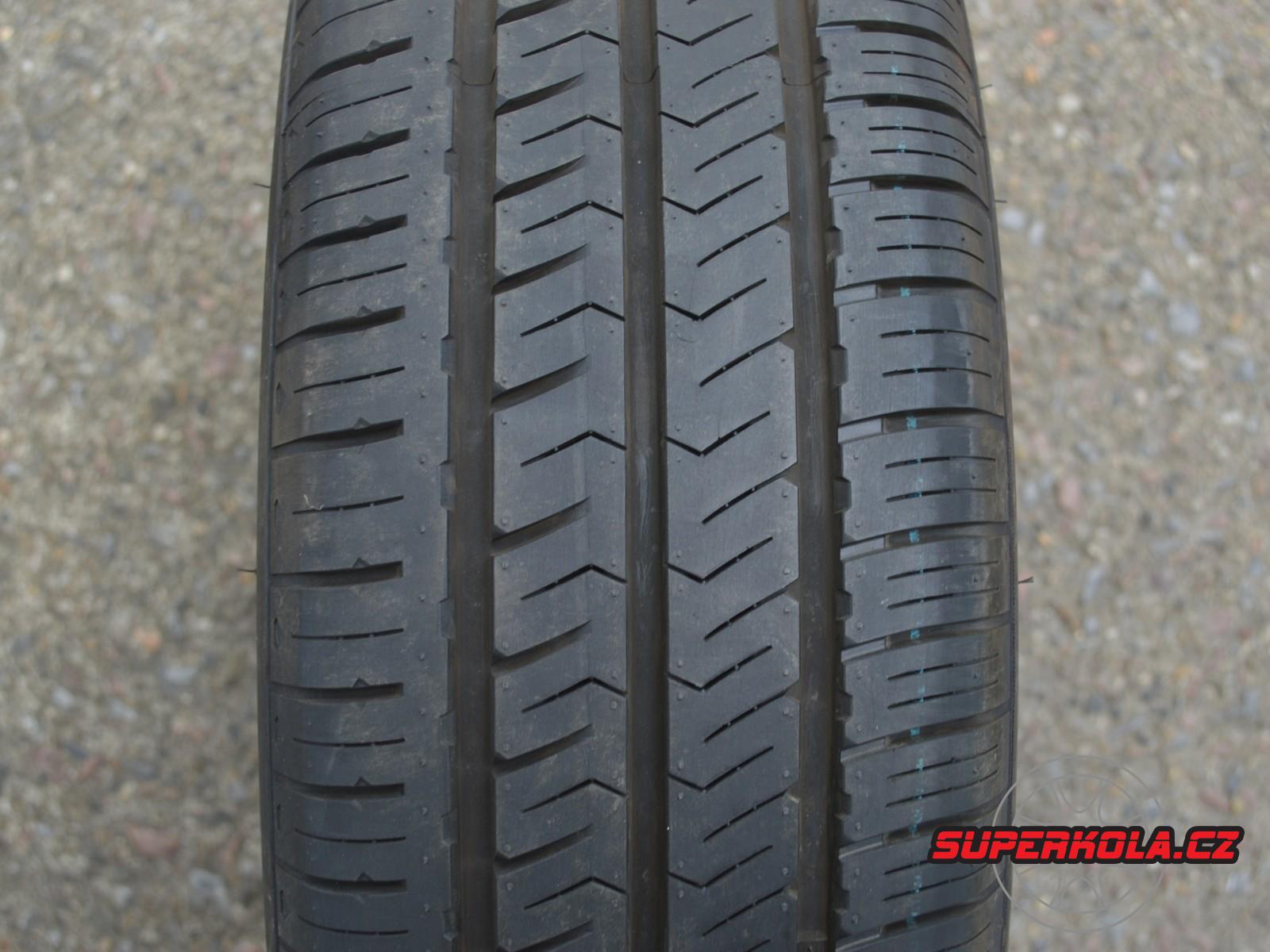 215/65/16C  106/104T  Hankook Radial RA28e, použitý letní kus