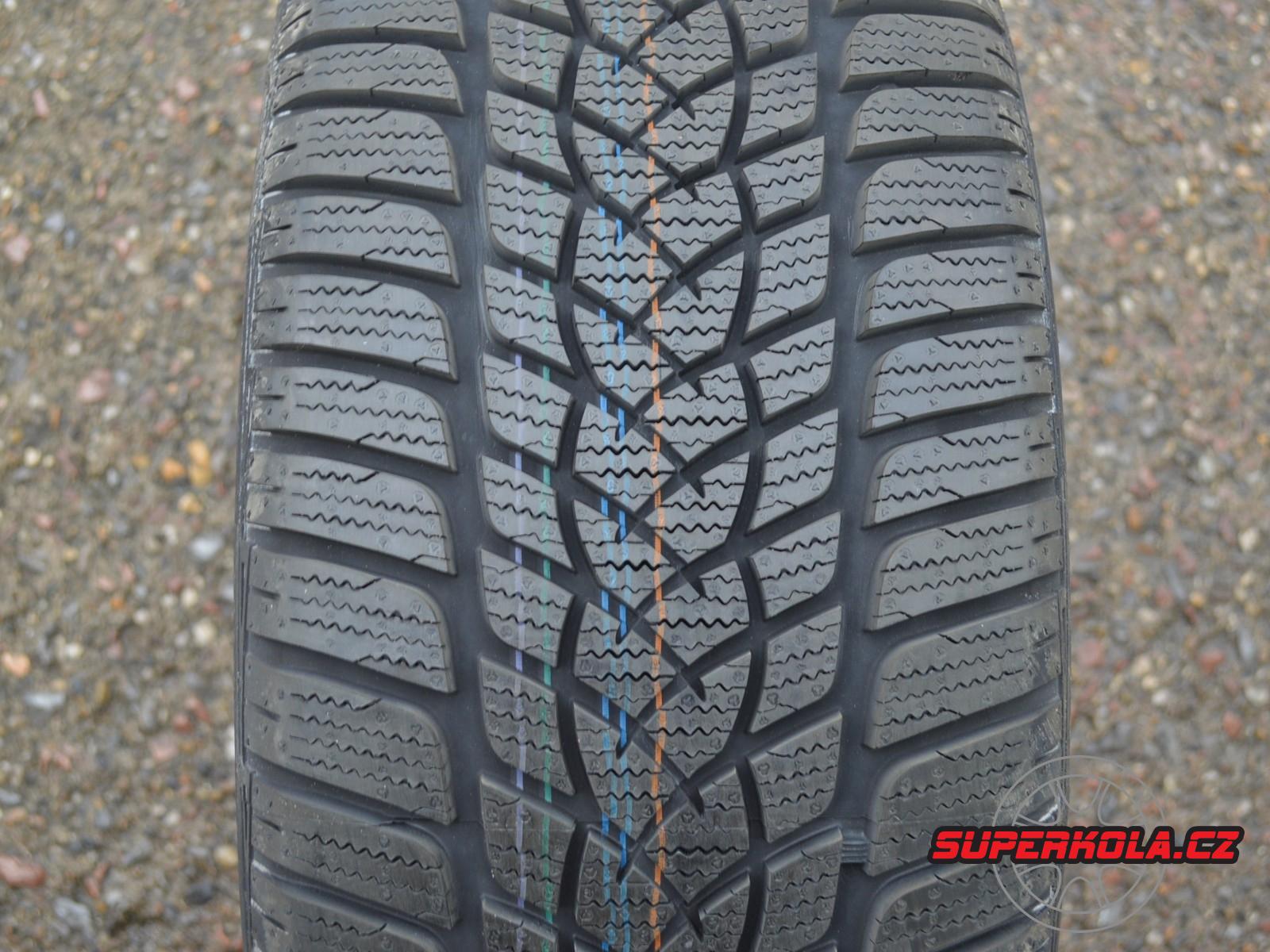 245/45/17 99V XL Goodyear UltraGrip Performance 2, zimní