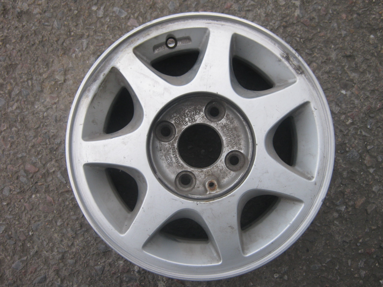 alu kolo Ford 13