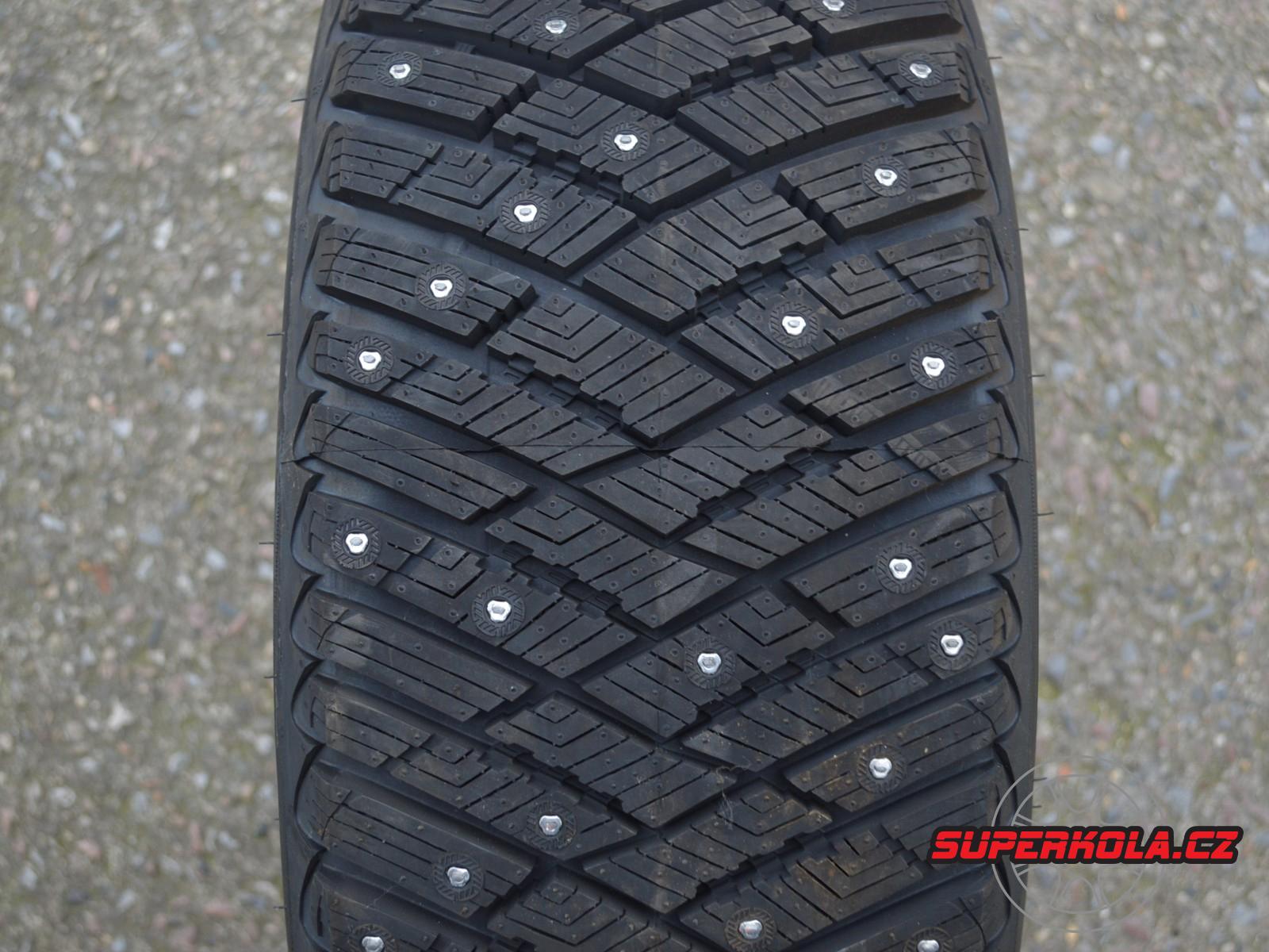 225/50/17 98T XL Goodyear UltraGrip Ice Arctic - s hroty, zimní
