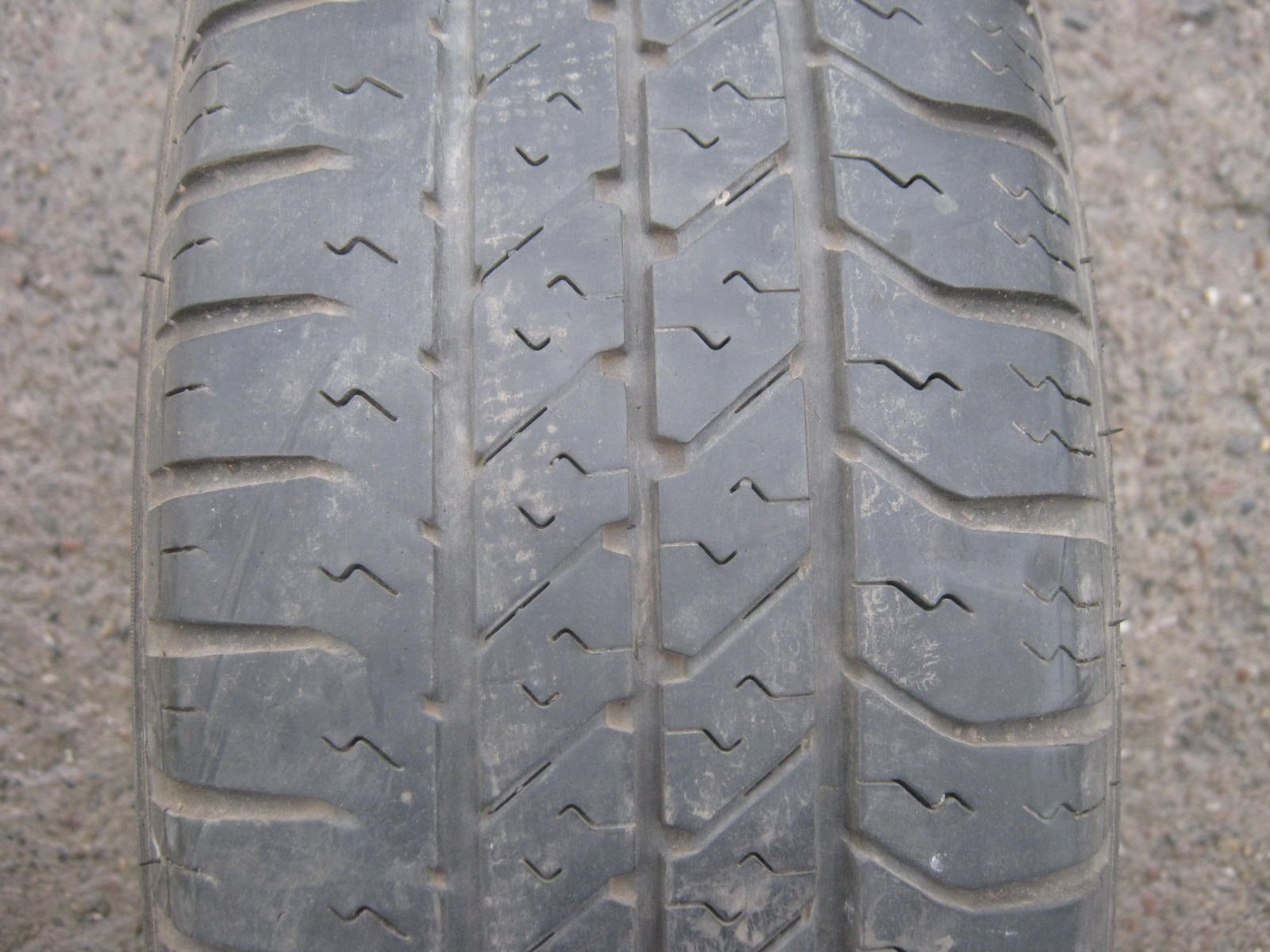 195/70/15 Pirelli LG reinforced 97 S použitý, letní, pár, ID6704