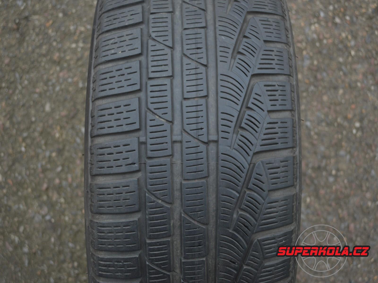 255/40/19 100V XL Pirelli SottoZero Winter 240 serie II, použitý zimní pár