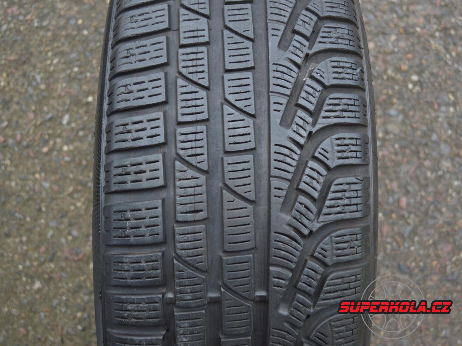 225/60/17  99H  Pirelli SottoZero Winter 210 serie II  RFT*, použitá zimní sada