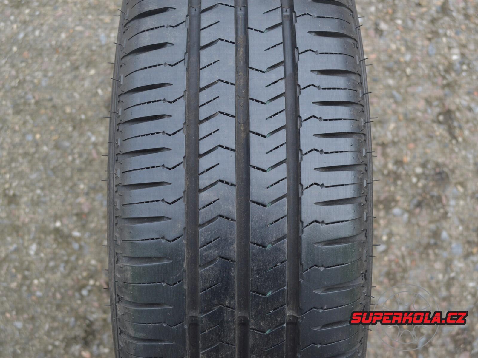 205/65/15C  102/100S  Nexen Roadian CT8, použitý letní pár