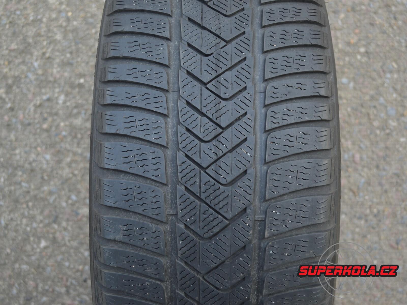 255/40/20 101W XL Pirelli SottoZero 3 AO, použitý zimní pár 