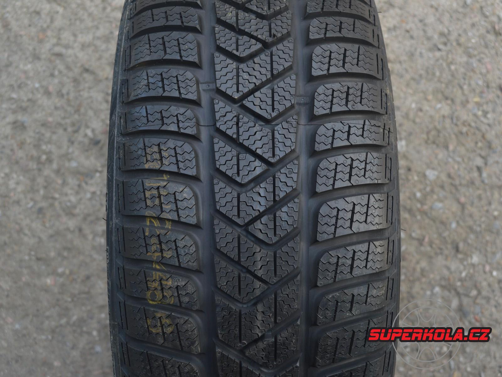 225/45/18 95H XL Pirelli SottoZero 3 MO, zimní
