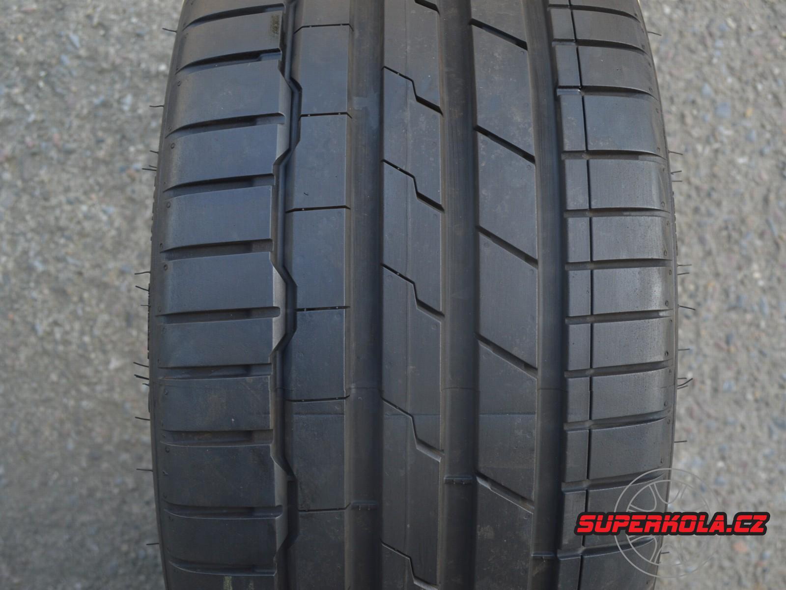 245/30/20 90Y XL Hankook K127 Ventus S1 evo3, použitý letní pár