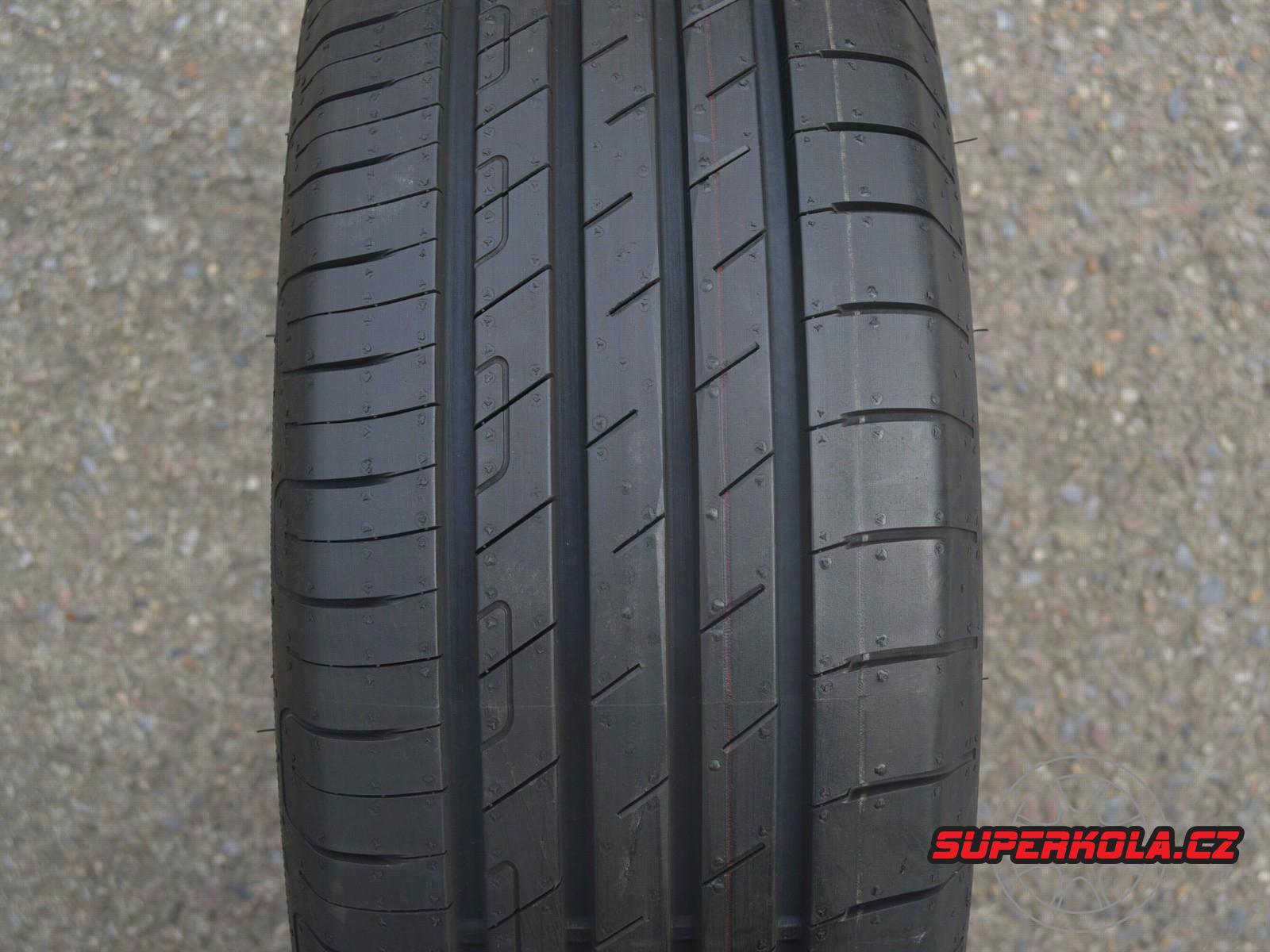 215/60/17 96H Goodyear EfficientGrip Perfomance, letní