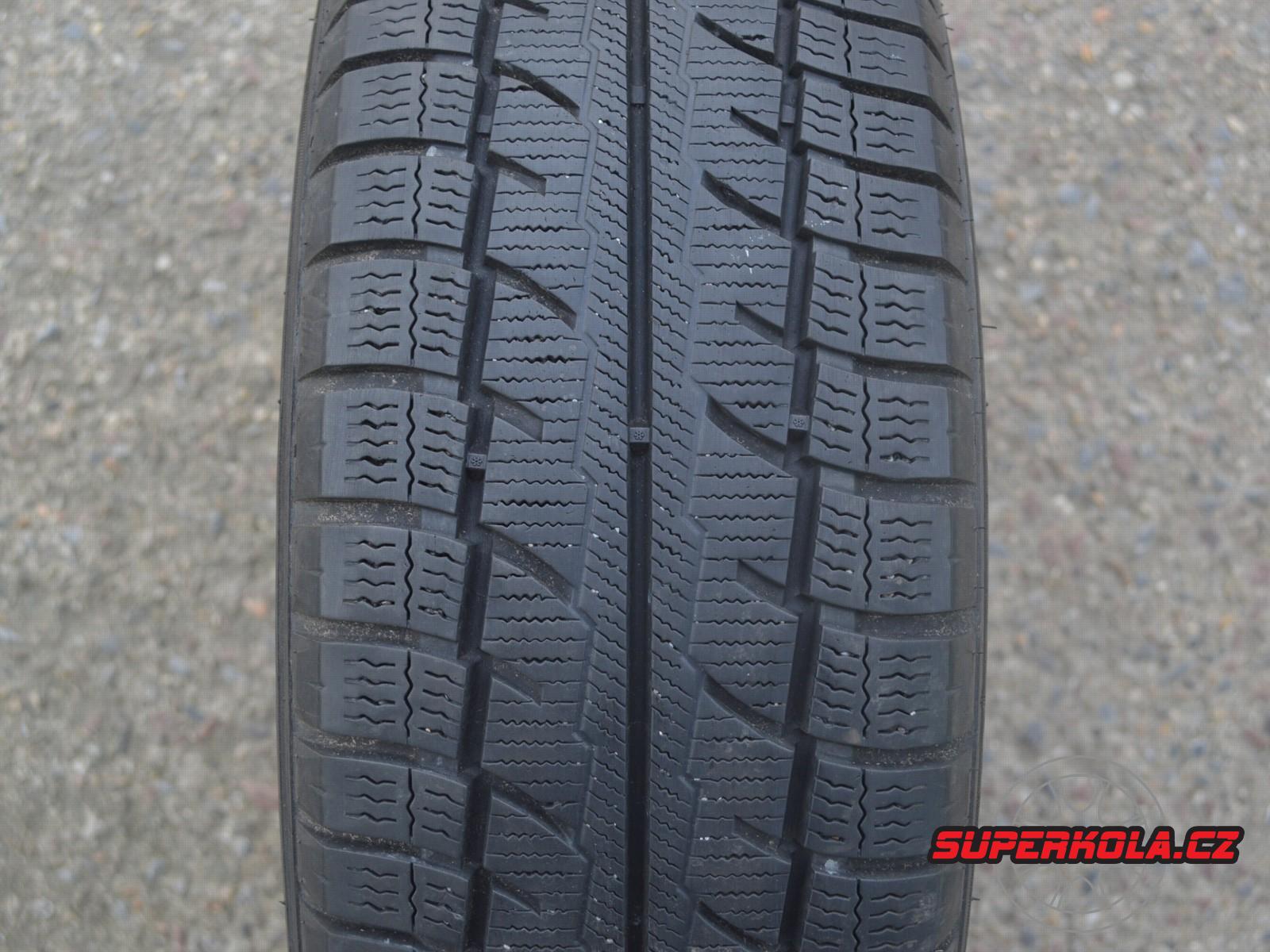 205/70/15C 106/104R Austone Skadi SP-902, použitý zimní pár