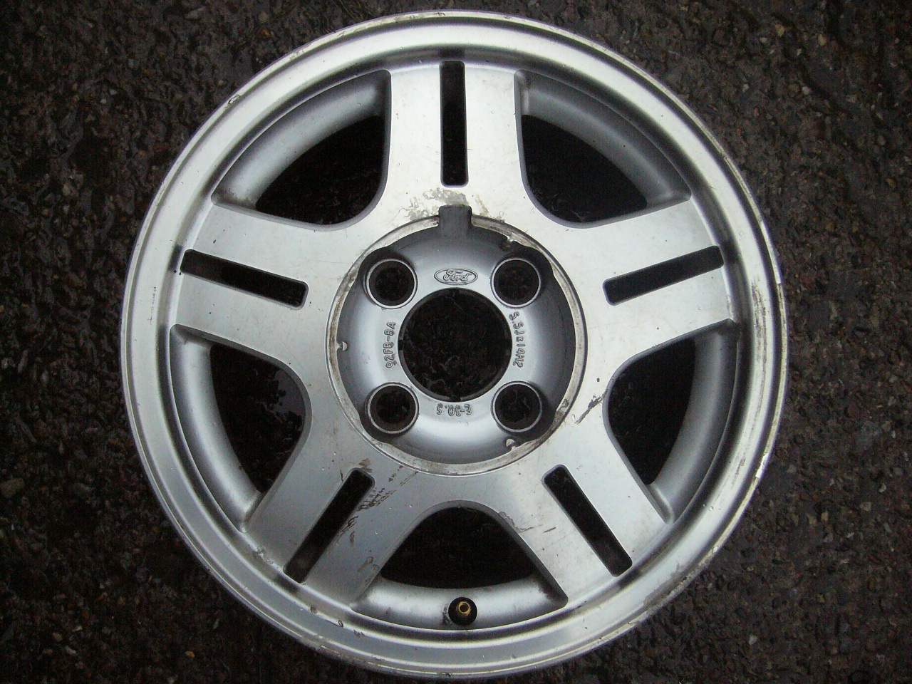 alu kolo Ford 14