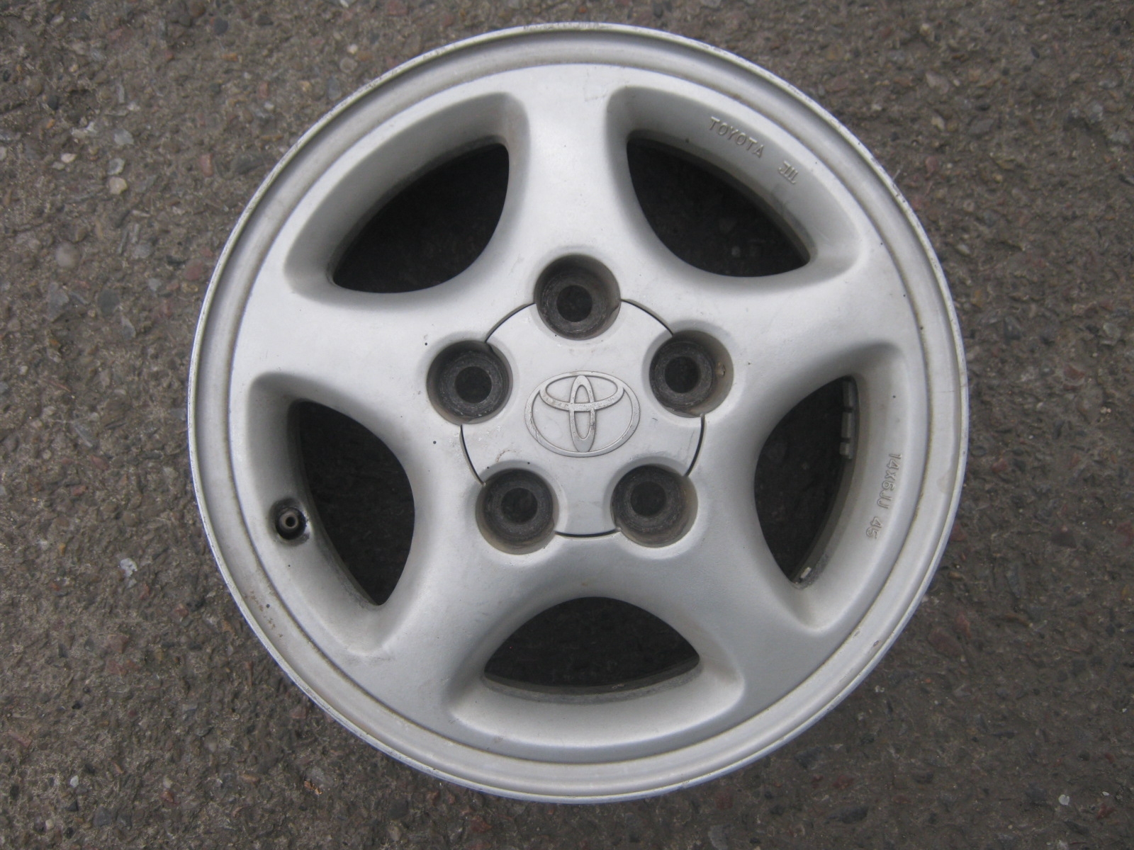 alu kolo Toyota 14