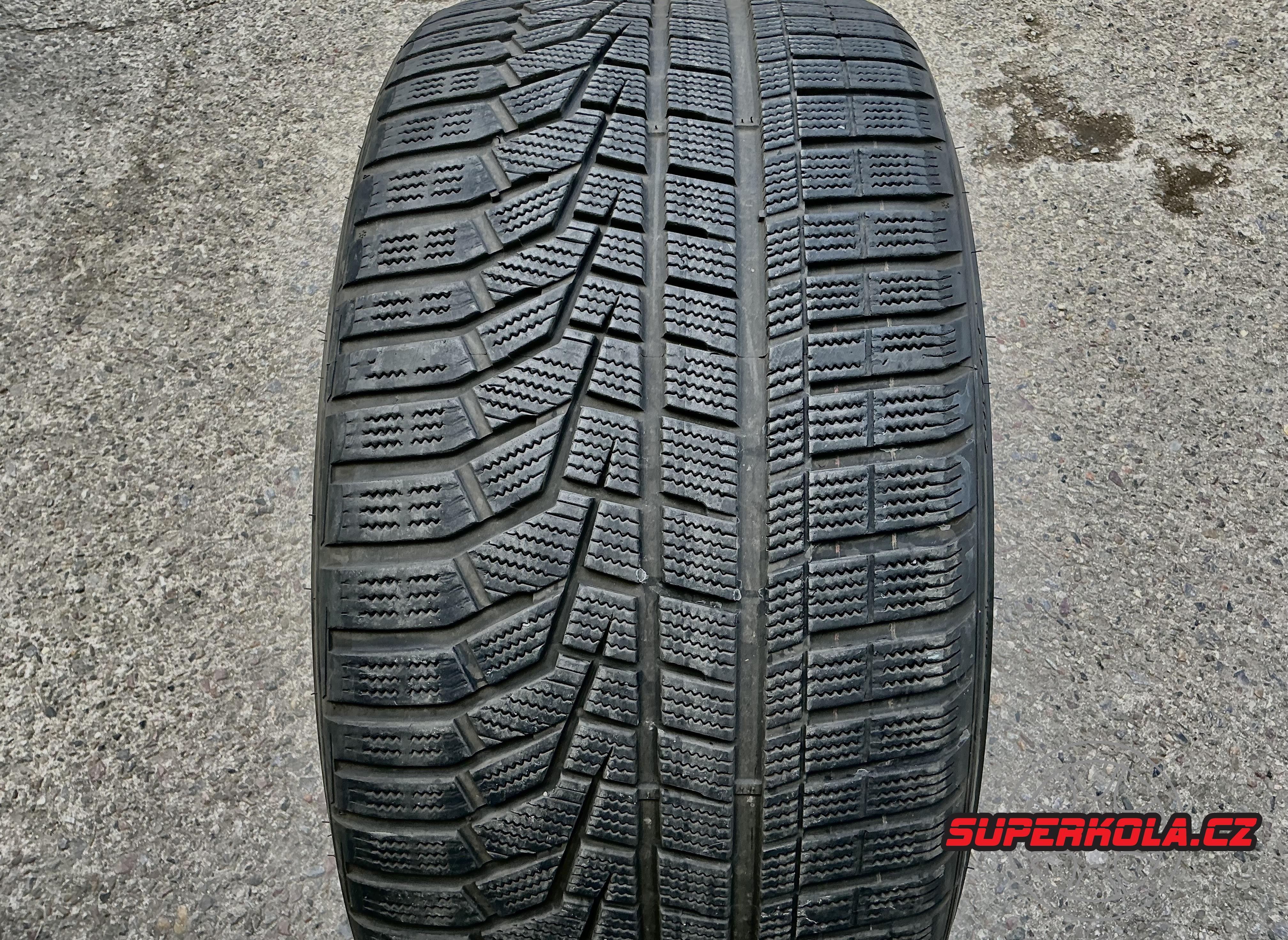 285/30/22 101W XL Hankook W320 Winter i*cept evo2 AO, použitý zimní pár