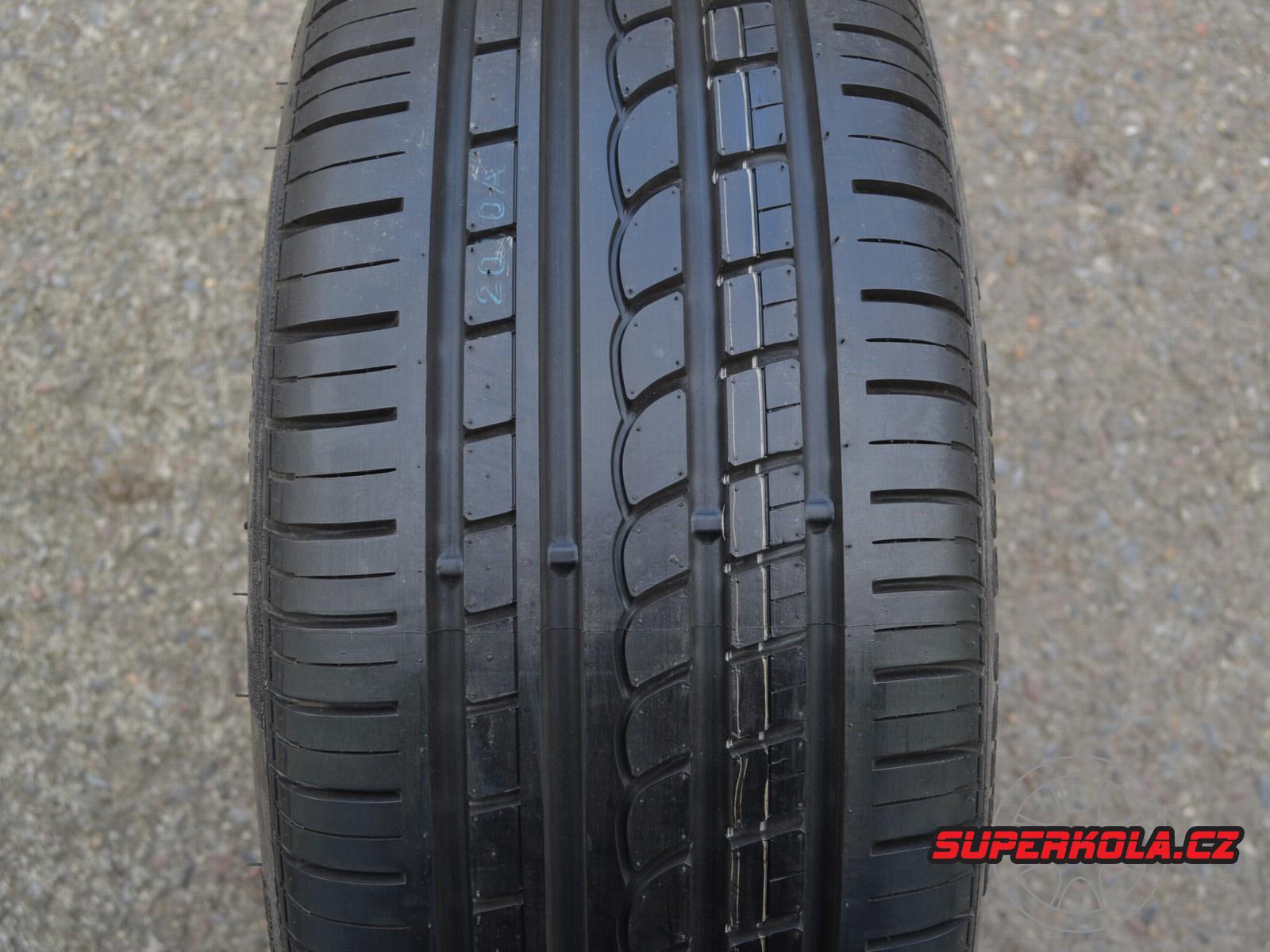 235/45/19 95W a 255/40/19 96W Pirelli P-Zero Rosso *, letní