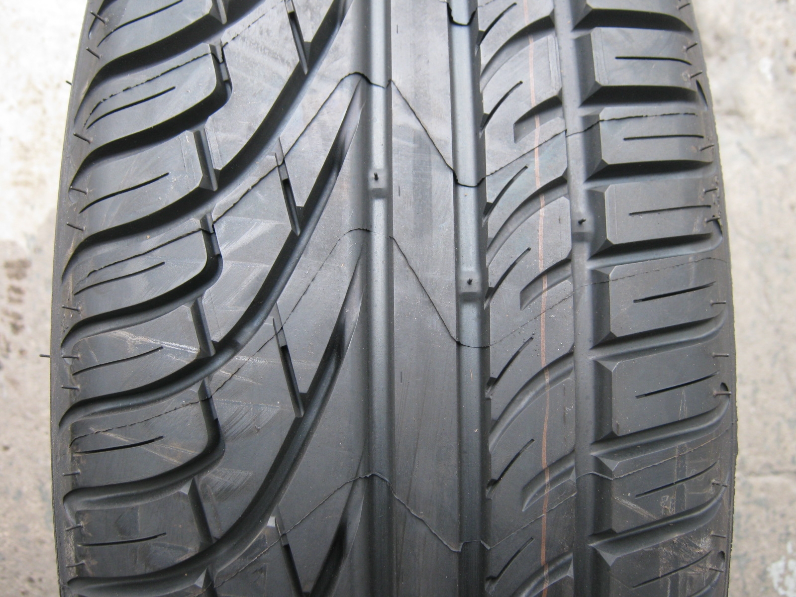 235/60/16 100W Michelin Pilot Primacy, letní