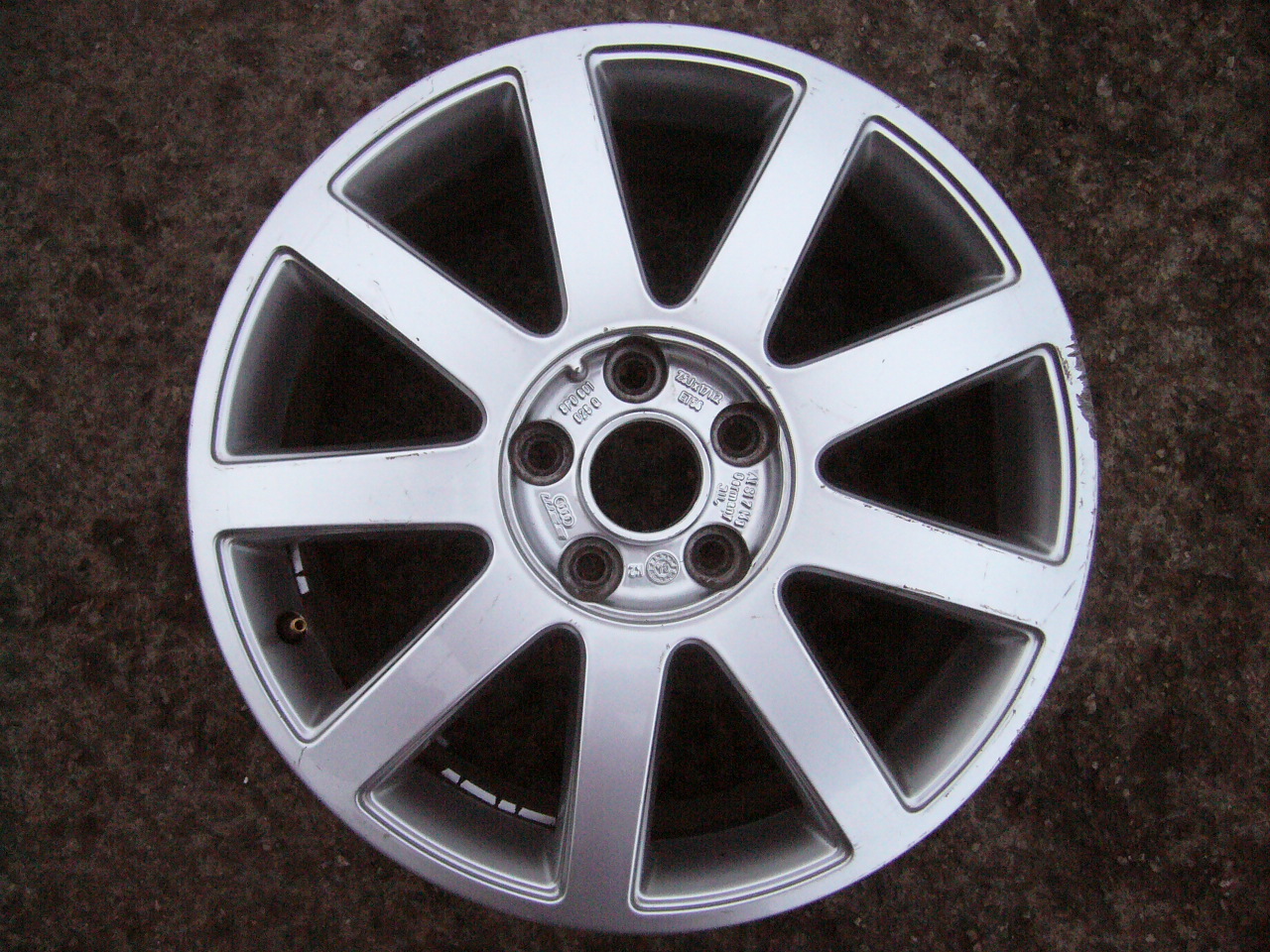 alu kolo Audi 17