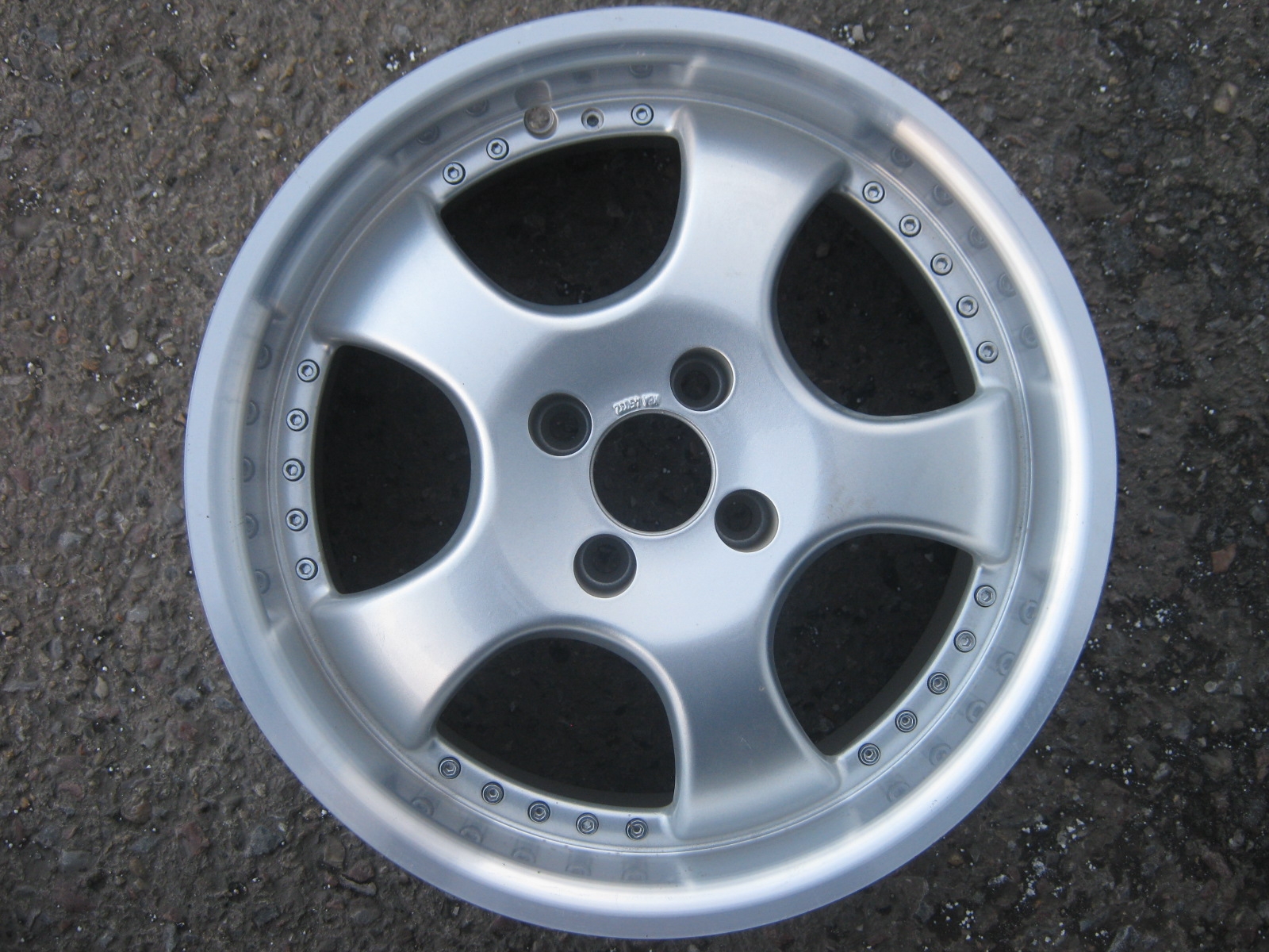 alu kolo DBV 16