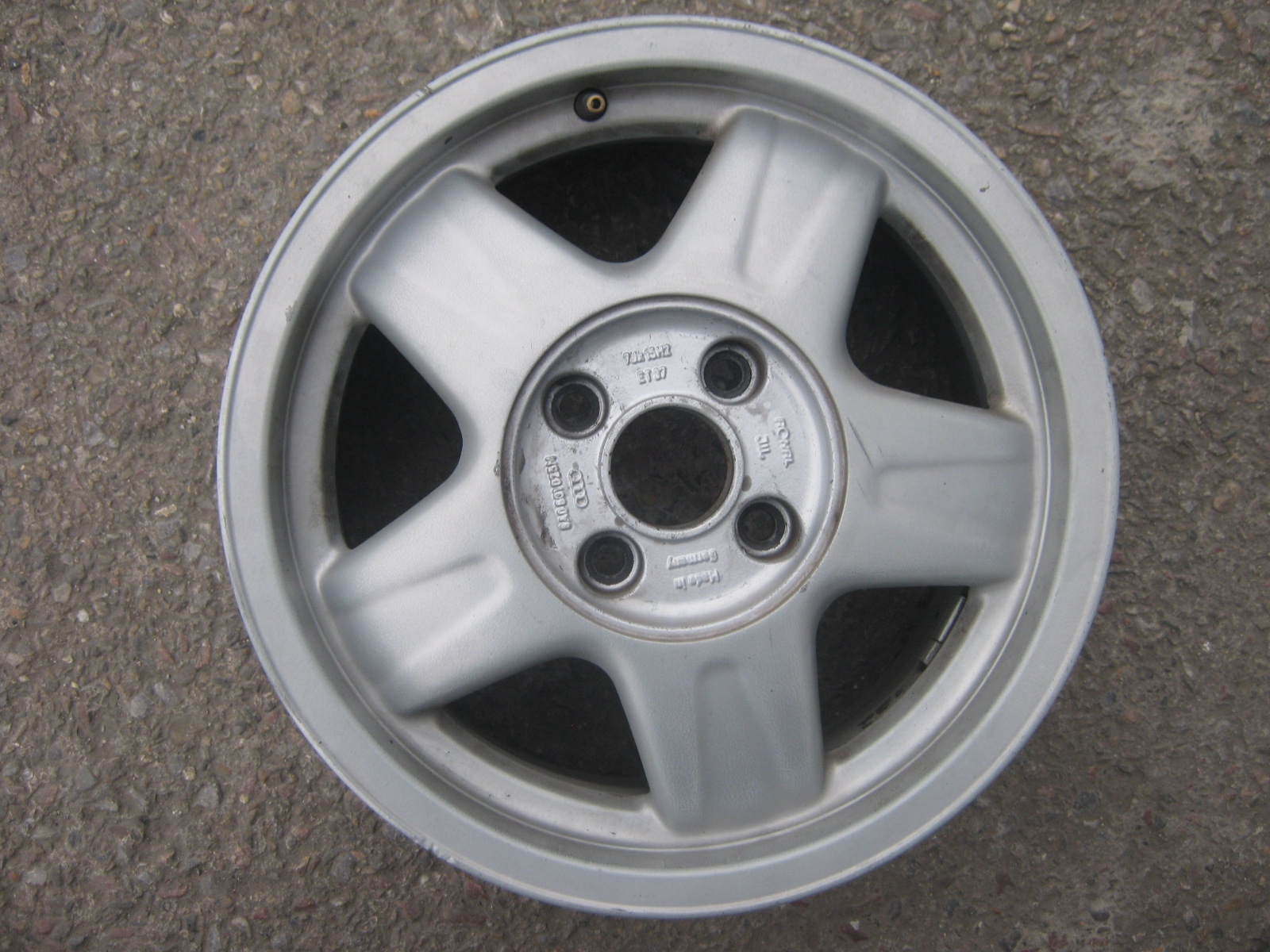 alu kolo Audi 15