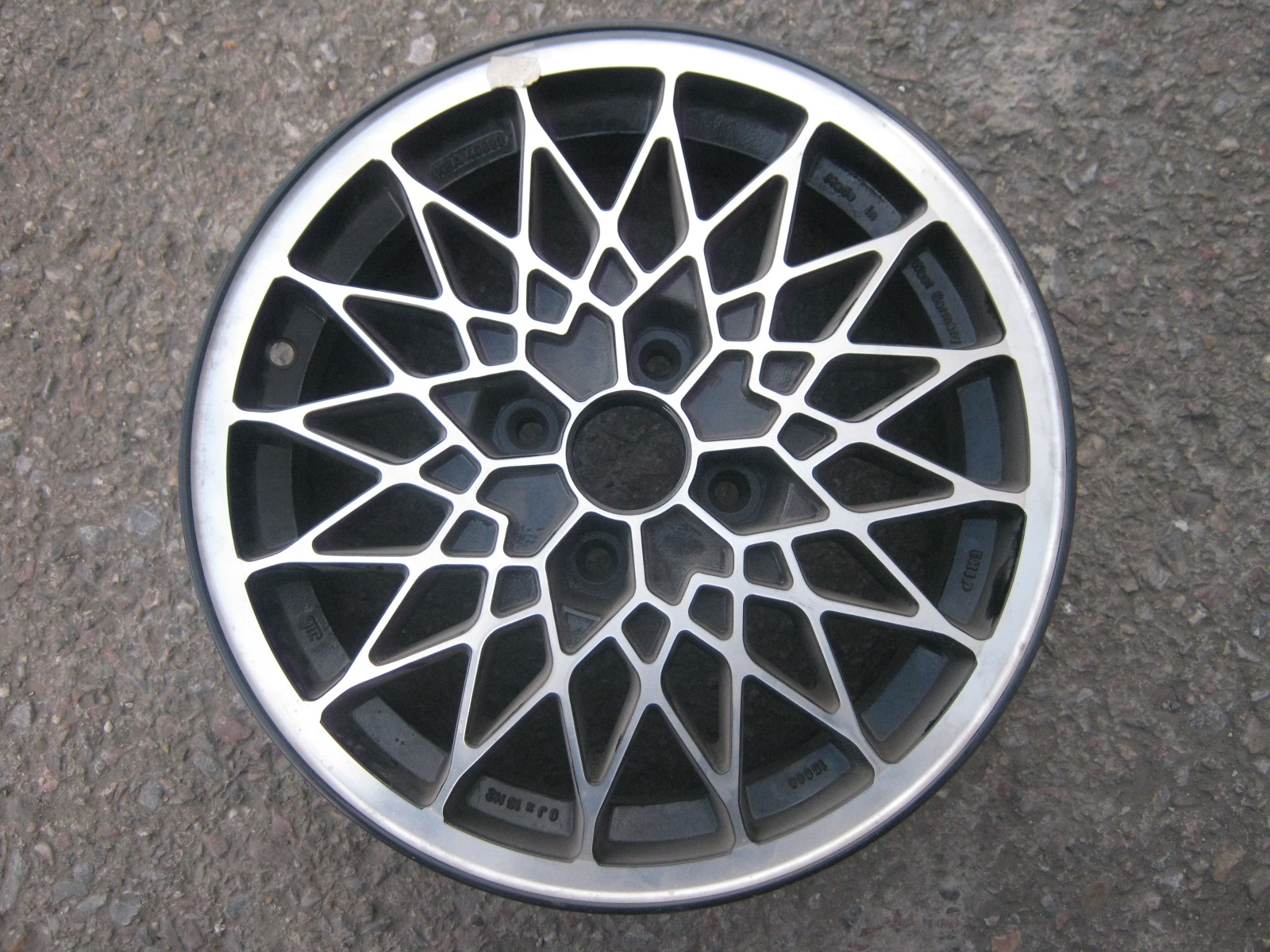 alu kolo Exip 15
