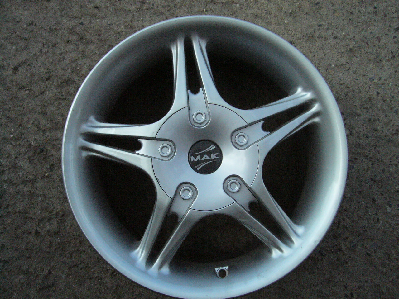 alu kolo MAK 15