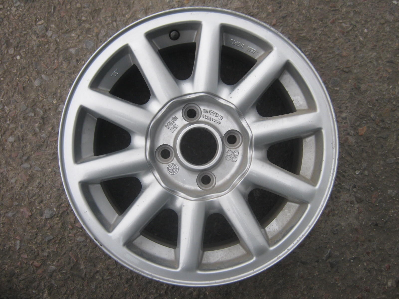 alu kolo Audi 15