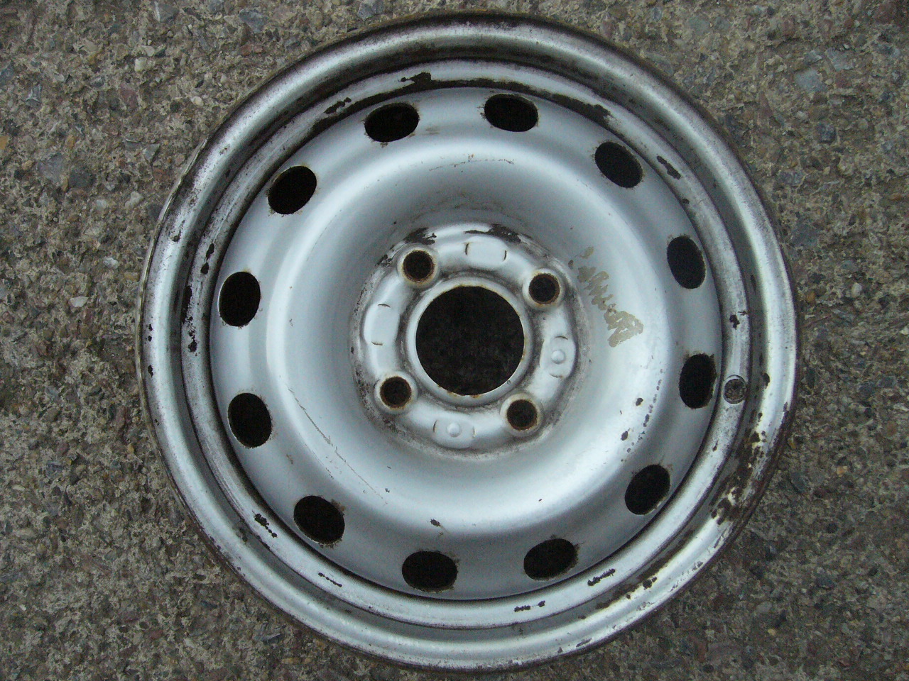 plechové disky Renault 13