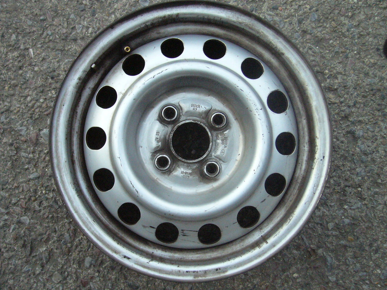 plechové disky Toyota 14